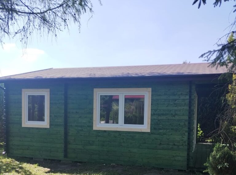 Drevený záhradný domček PANORAMA – bočný pohľad na zelený domček